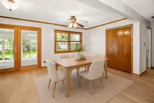 40 Wildwood Rd, Elk Grove Village, IL 60007 - Photo 15