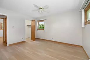 40 Wildwood Rd, Elk Grove Village, IL 60007 - Photo 19