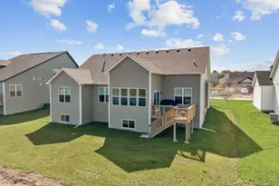 633 Houtz Cir, Elburn, IL 60119 - Photo 5