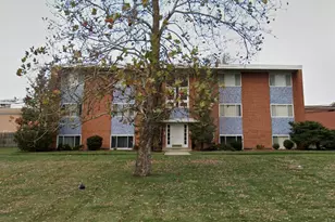 582 Pershing Ave, Glen Ellyn, IL 60137 - Photo 1