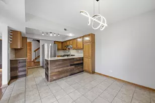 1636 Wildwood Ln, Darien, IL 60561 - Photo 11
