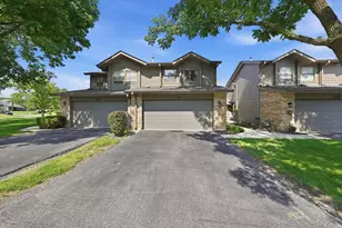 1636 Wildwood Ln, Darien, IL 60561 - Photo 3