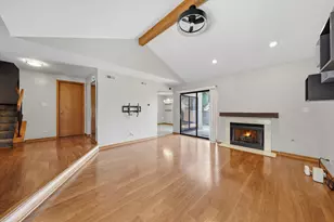 1636 Wildwood Ln, Darien, IL 60561 - Photo 7