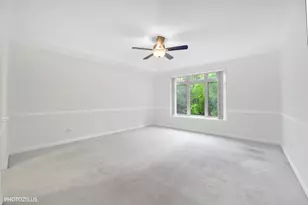 425 Benjamin Dr, Vernon Hills, IL 60061 - Photo 11