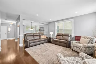 1244 Falcon Ridge Dr, Elgin, IL 60124 - Photo 13