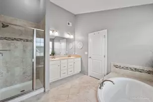 1244 Falcon Ridge Dr, Elgin, IL 60124 - Photo 19