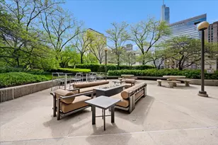 10 E Ontario St, Chicago, IL 60611 - Photo 27