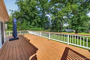 220 Hickory Nut Grove Ln, Cary, IL 60013 - Photo 29