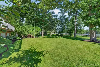 220 Hickory Nut Grove Lane, Cary, IL 60013 - Photo 7