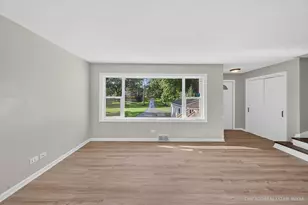 220 Hickory Nut Grove Ln, Cary, IL 60013 - Photo 19
