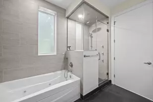 2301 W Wolfram St, Chicago, IL 60618 - Photo 15