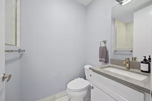 2301 W Wolfram St, Chicago, IL 60618 - Photo 19