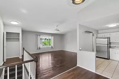 495 Harrison Court, Vernon Hills, IL 60061 - Photo 5