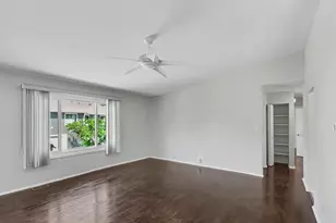 495 Harrison Ct, Vernon Hills, IL 60061 - Photo 3