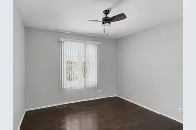 495 Harrison Court, Vernon Hills, IL 60061 - Photo 9