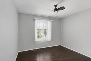 495 Harrison Ct, Vernon Hills, IL 60061 - Photo 9