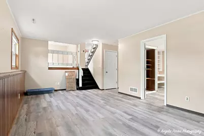 5112 W Greenbrier Drive, McHenry, IL 60050 - Photo 11