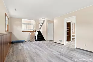 5112 W Greenbrier Dr, McHenry, IL 60050 - Photo 11