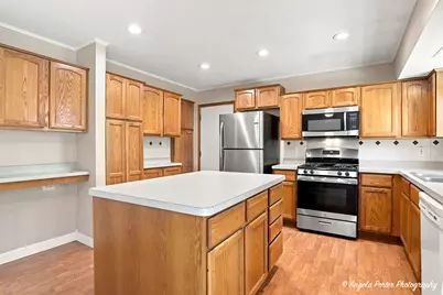 5112 W Greenbrier Drive, McHenry, IL 60050 - Photo 5