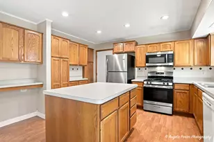 5112 W Greenbrier Dr, McHenry, IL 60050 - Photo 5