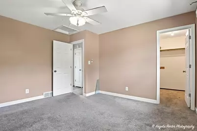 5112 W Greenbrier Drive, McHenry, IL 60050 - Photo 15