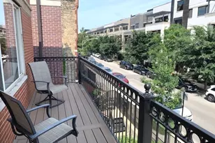 1327 W Walton St, Chicago, IL 60642 - Photo 19