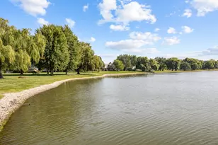 642 Burgundy Ct, Elk Grove Village, IL 60007 - Photo 33