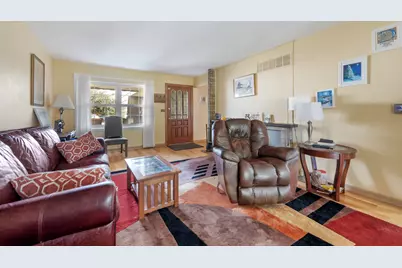 642 Burgundy Court #F, Elk Grove Village, IL 60007 - Photo 3