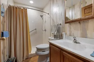 642 Burgundy Ct, Elk Grove Village, IL 60007 - Photo 11