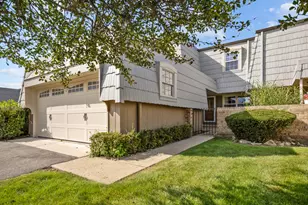 642 Burgundy Ct, Elk Grove Village, IL 60007 - Photo 35