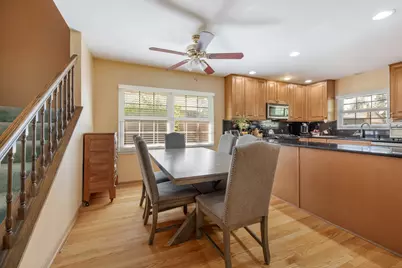642 Burgundy Court #F, Elk Grove Village, IL 60007 - Photo 5
