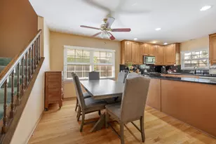 642 Burgundy Ct, Elk Grove Village, IL 60007 - Photo 5