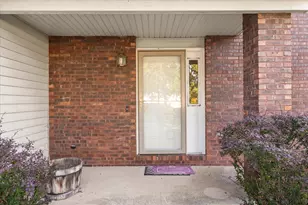 1708 Oak Park Dr, Champaign, IL 61822 - Photo 3