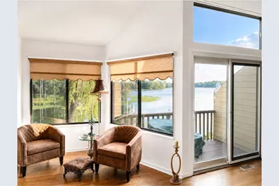 327 Indian Point, Lake Barrington, IL 60010 - Photo 3