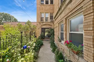 1345 W Greenleaf Ave, Chicago, IL 60626 - Photo 3