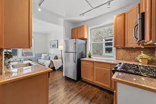 1345 W Greenleaf Ave, Chicago, IL 60626 - Photo 17