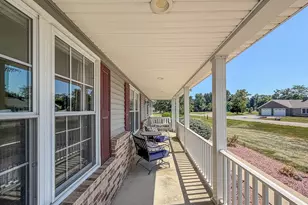 2309 E Lakeview Dr, Casey, IL 62420 - Photo 9