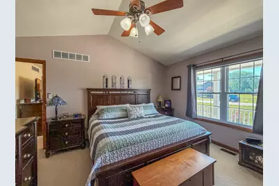 2309 E Lakeview Drive, Casey, IL 62420 - Photo 27