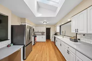 [Address not provided], Lindenhurst, IL 60046 - Photo 11