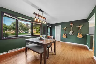 [Address not provided], Lindenhurst, IL 60046 - Photo 3