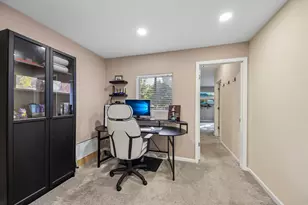 [Address not provided], Lindenhurst, IL 60046 - Photo 27
