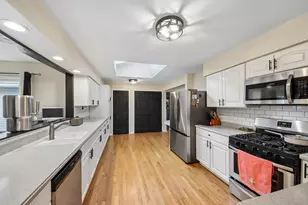 [Address not provided], Lindenhurst, IL 60046 - Photo 13