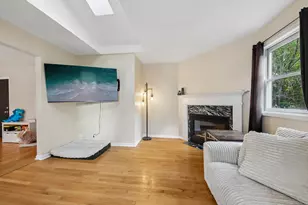 [Address not provided], Lindenhurst, IL 60046 - Photo 17