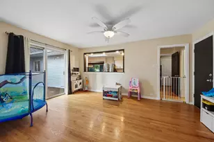 [Address not provided], Lindenhurst, IL 60046 - Photo 15