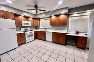 1702 W Oakton St, Arlington Heights, IL 60004 - Photo 3