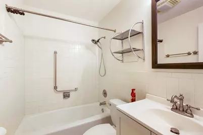 611 W Central Road #A5, Mount Prospect, IL 60056 - Photo 9