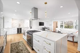8122 Fairmount Ave, Downers Grove, IL 60516 - Photo 9