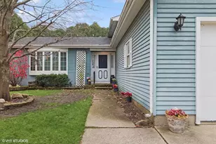 5401 W Chasefield Cir, McHenry, IL 60050 - Photo 3