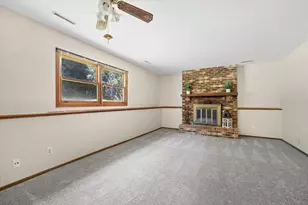 5401 W Chasefield Cir, McHenry, IL 60050 - Photo 17