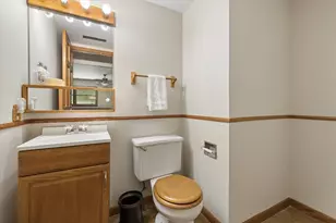 5401 W Chasefield Cir, McHenry, IL 60050 - Photo 15